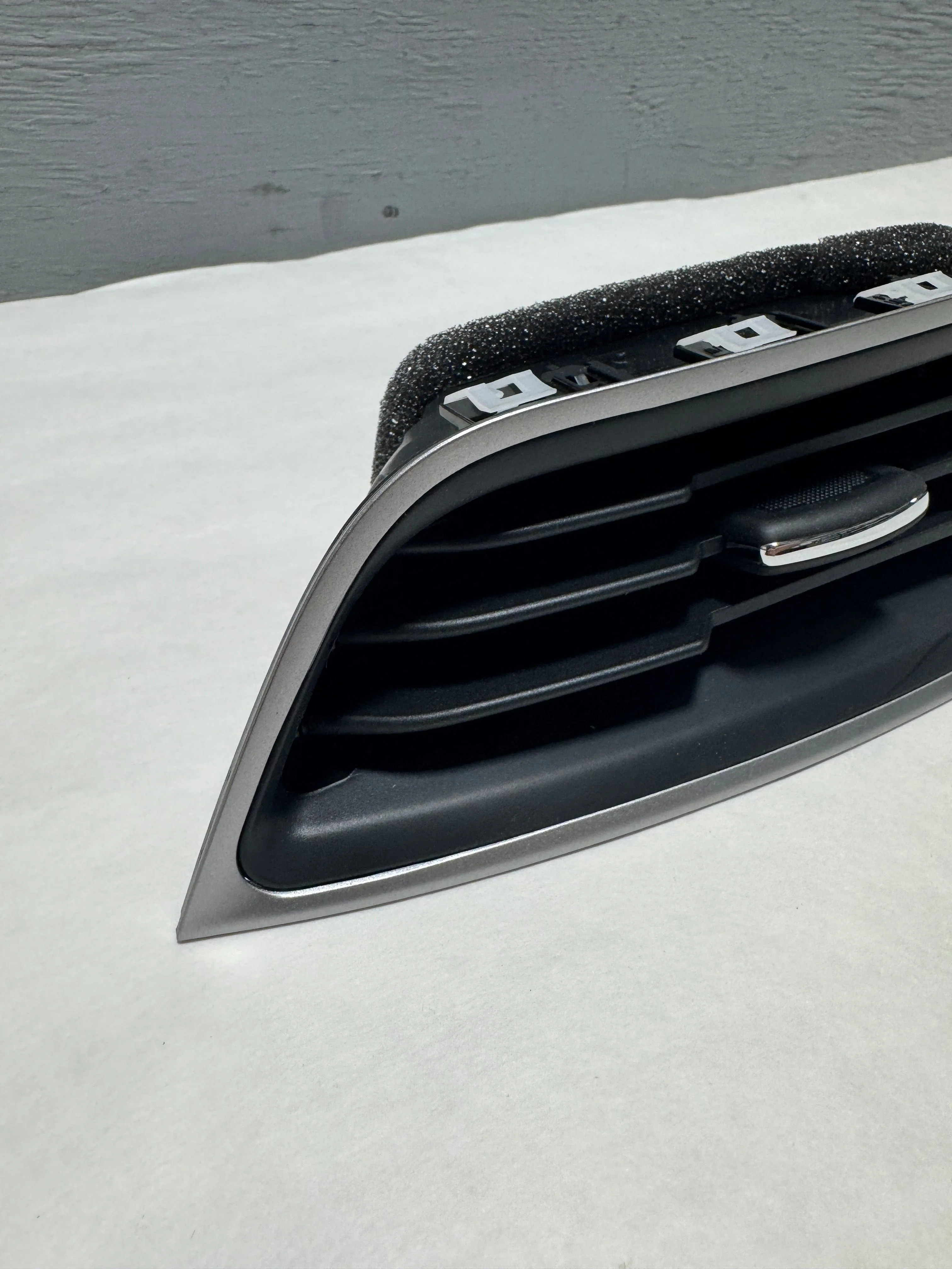 2015-2024 Ford Edge Driver Side Center Dashboard Air Vent Louvre Twilight Color OEM