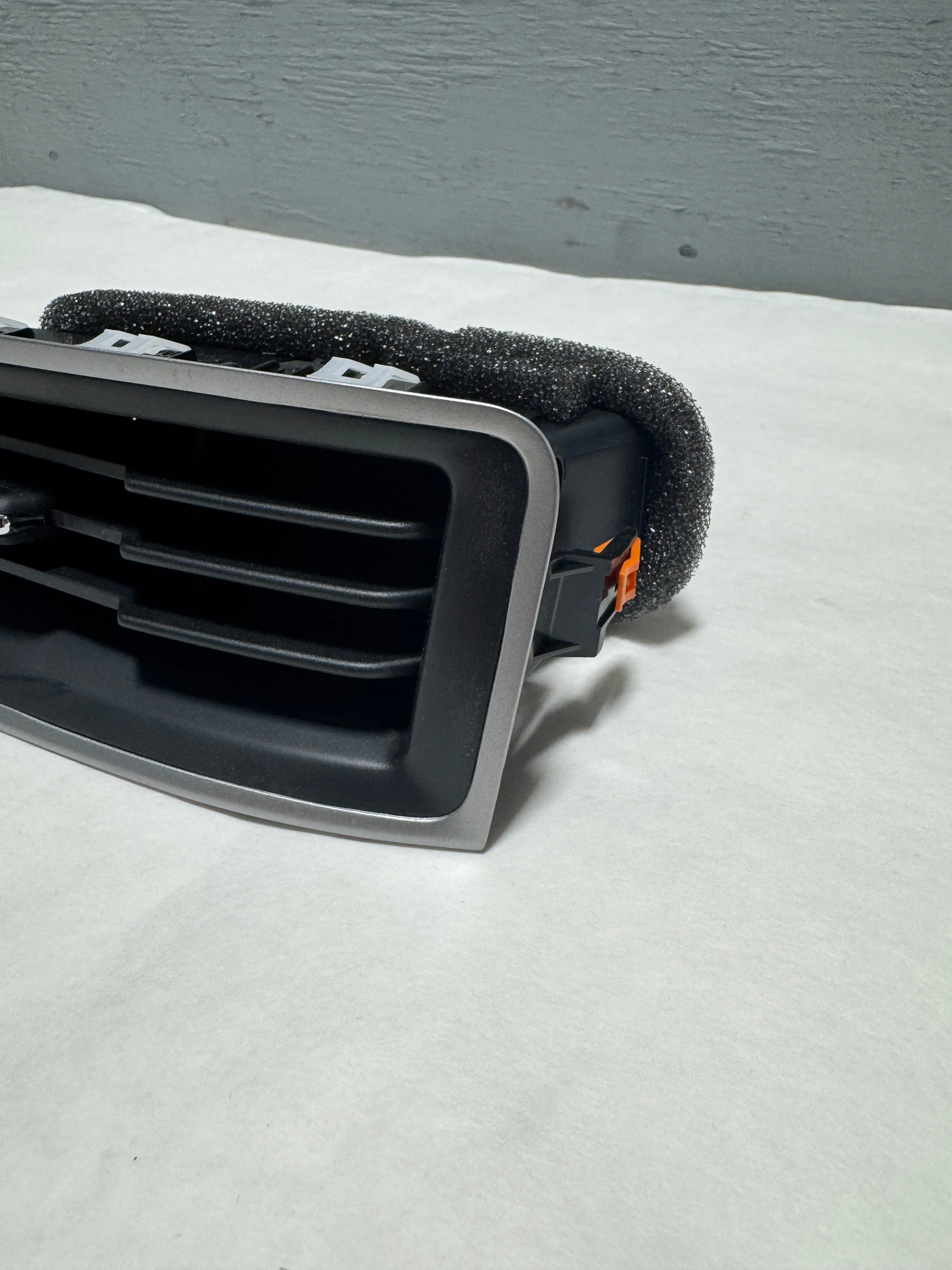2015-2024 Ford Edge Driver Side Center Dashboard Air Vent Louvre Twilight Color OEM