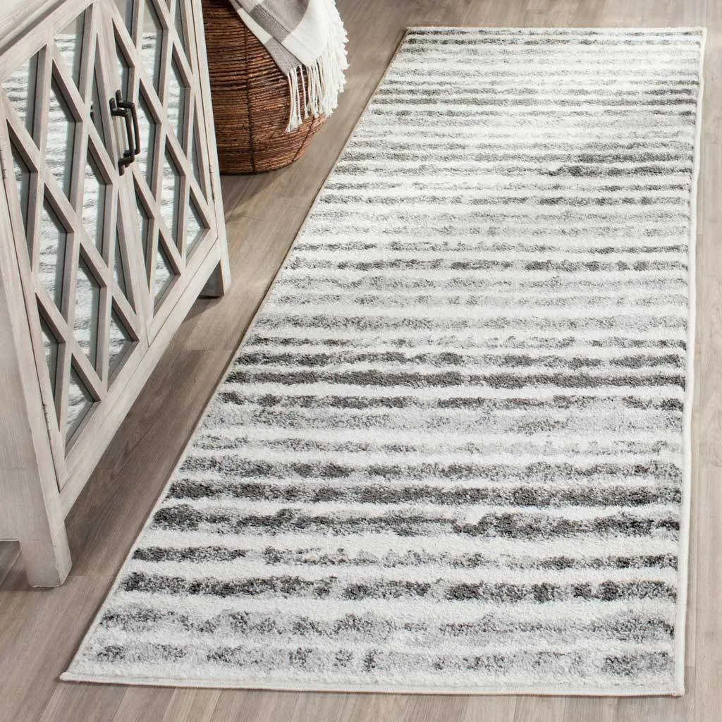 Adirondack Ivory/Charcoal Runner Rug
