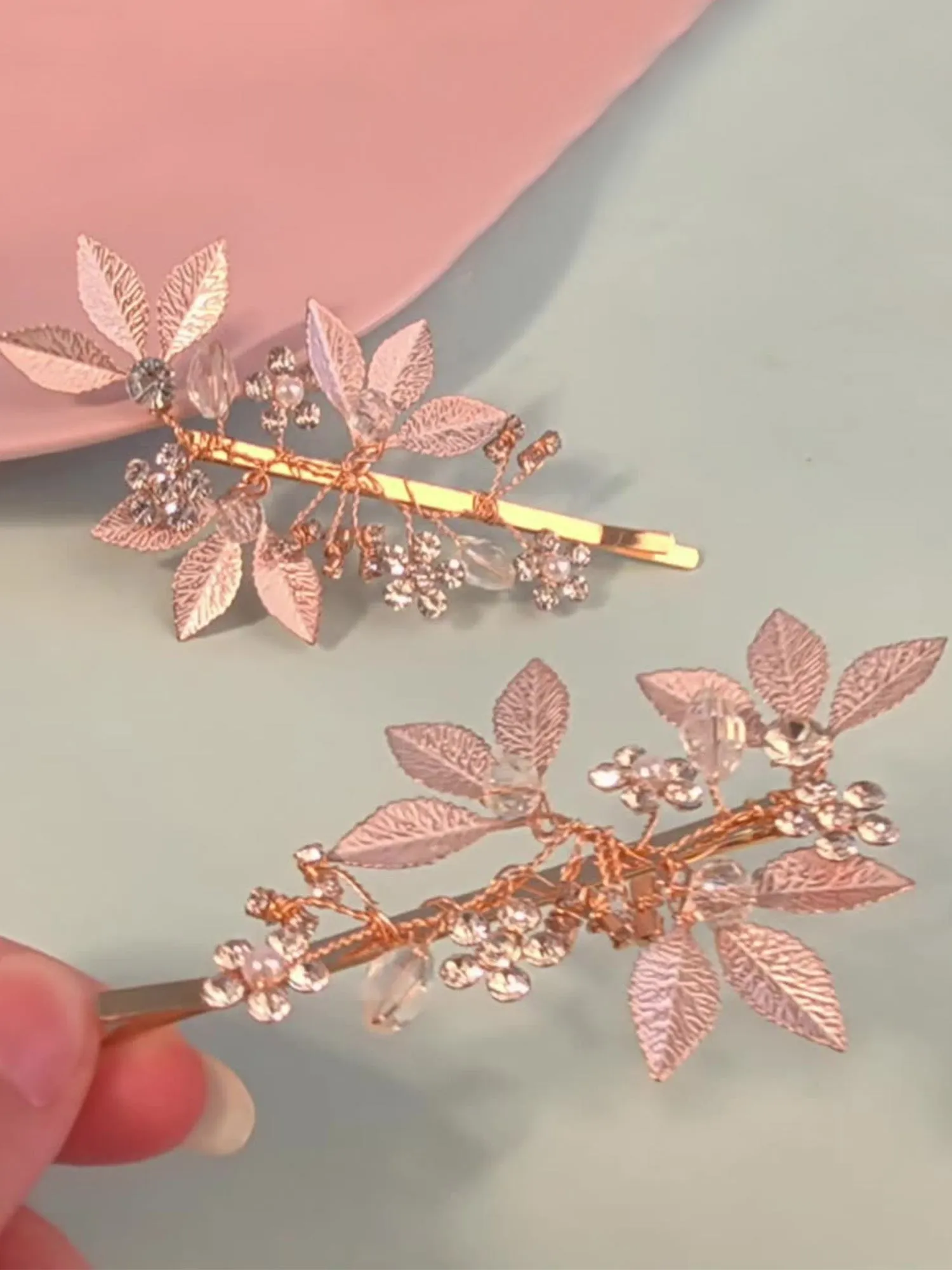 Alloy Diamond-Inlaid Golden Leaf Hair Clip