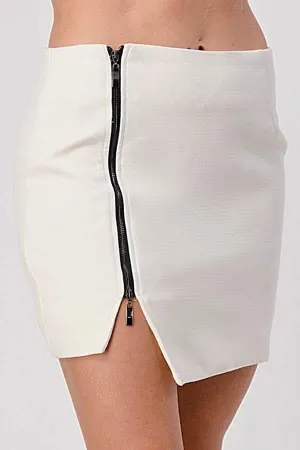 Chic High-Waisted Zip-Detail Mini Skirt for Bold Fashion Statements