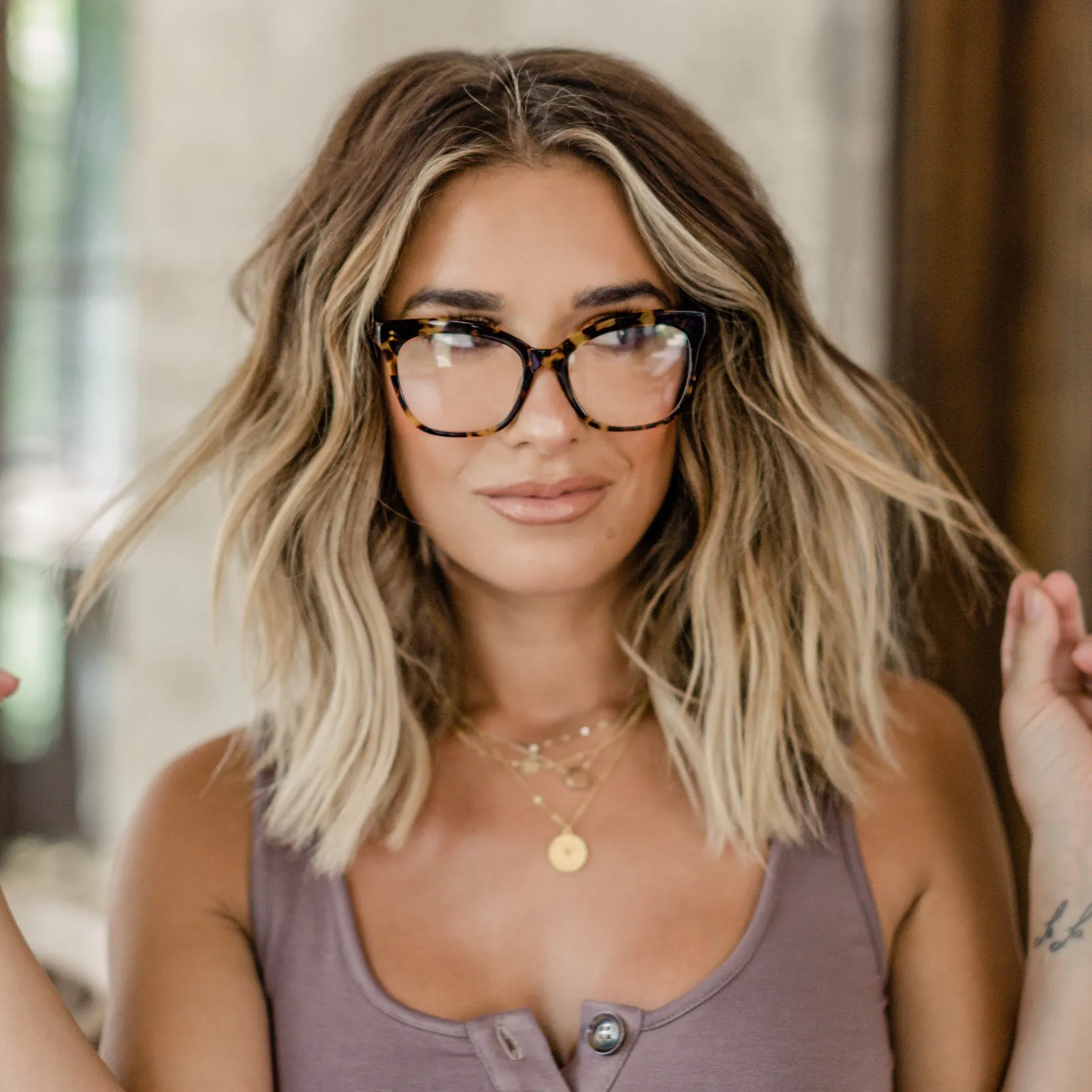 JESSIE JAMES DECKER - WINSTON   LIGHT PINK CRYSTAL   BLUE LIGHT TECHNOLOGY