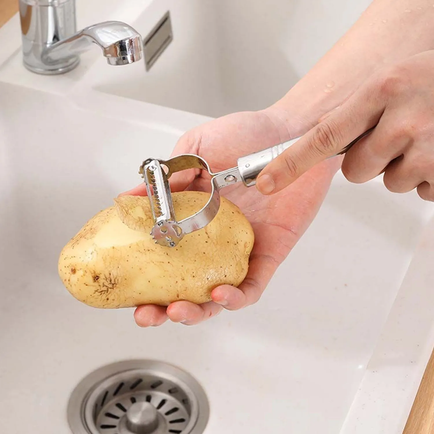 Multi-Function 2 in 1 Potato Peeler and Julienne Cutter, Stainless Steel Potato Peeler, grated Carrot, grated, Suitable for Peeling and shredding Fruit and Vegetables Kitchen Accessories (1 Pc)