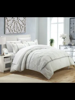 Veronica Queen-Size 3-Piece Duvet Set - NY&C x Chic Home